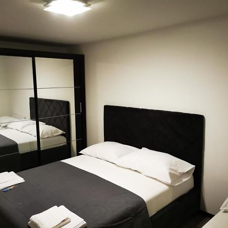 Apartment Vista Оміш Екстер'єр фото