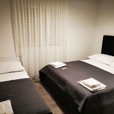 Apartment Vista Оміш Екстер'єр фото
